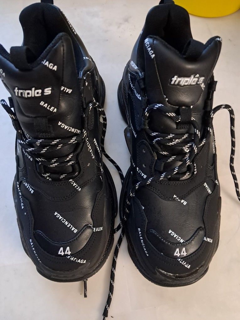 Balenciaga Triple S Allover Logo Black sneakers. Size 11 display picture 1