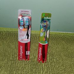 1 Pack 2 Soft Souple/1 Soft Colgate Toothbrush 