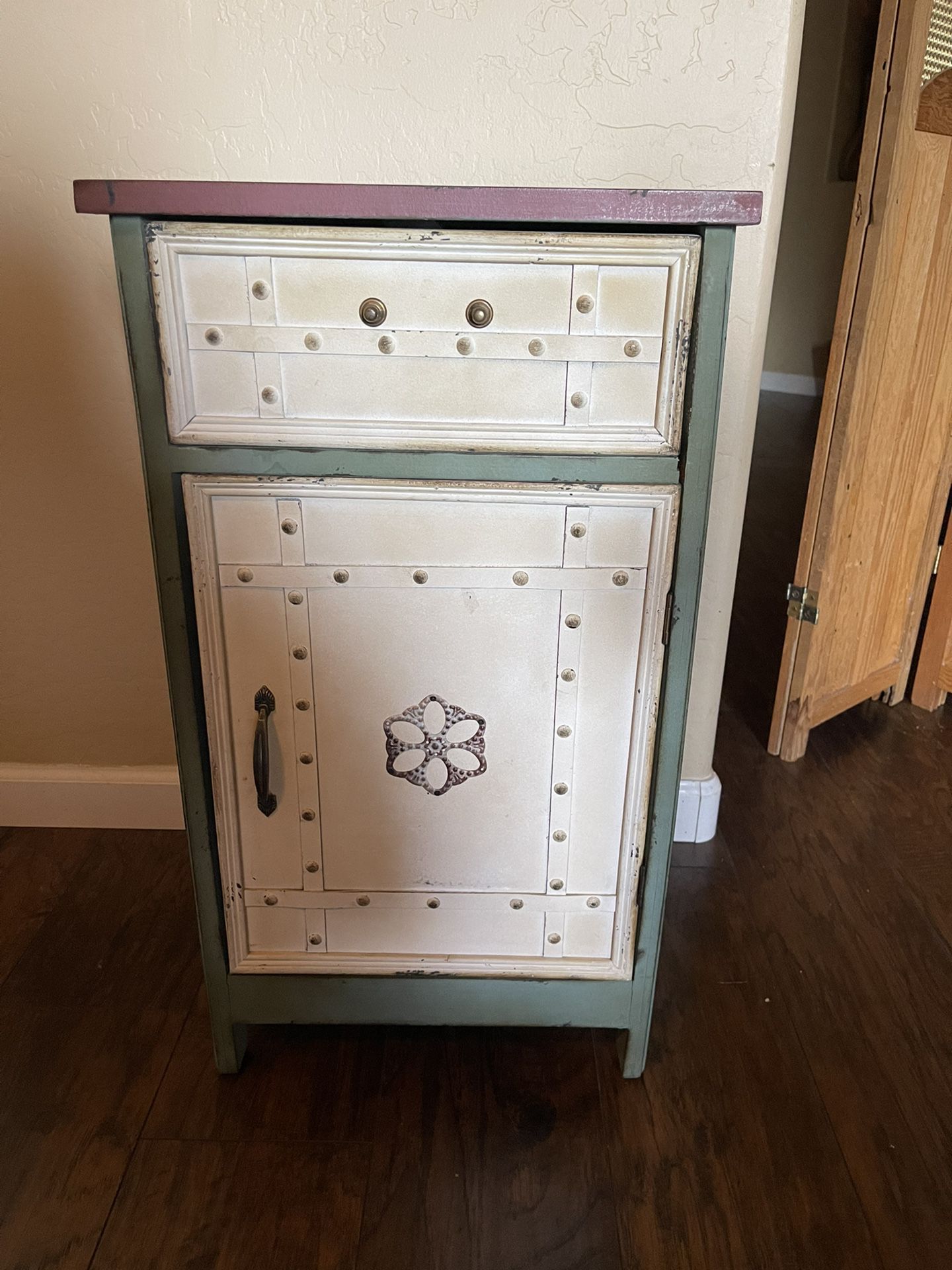Green Farmhouse Rustic Side Or End Table