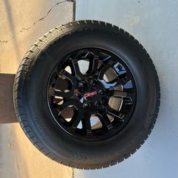 GMC Sierra Yukon 18" Wheels And Newly LT Tires 