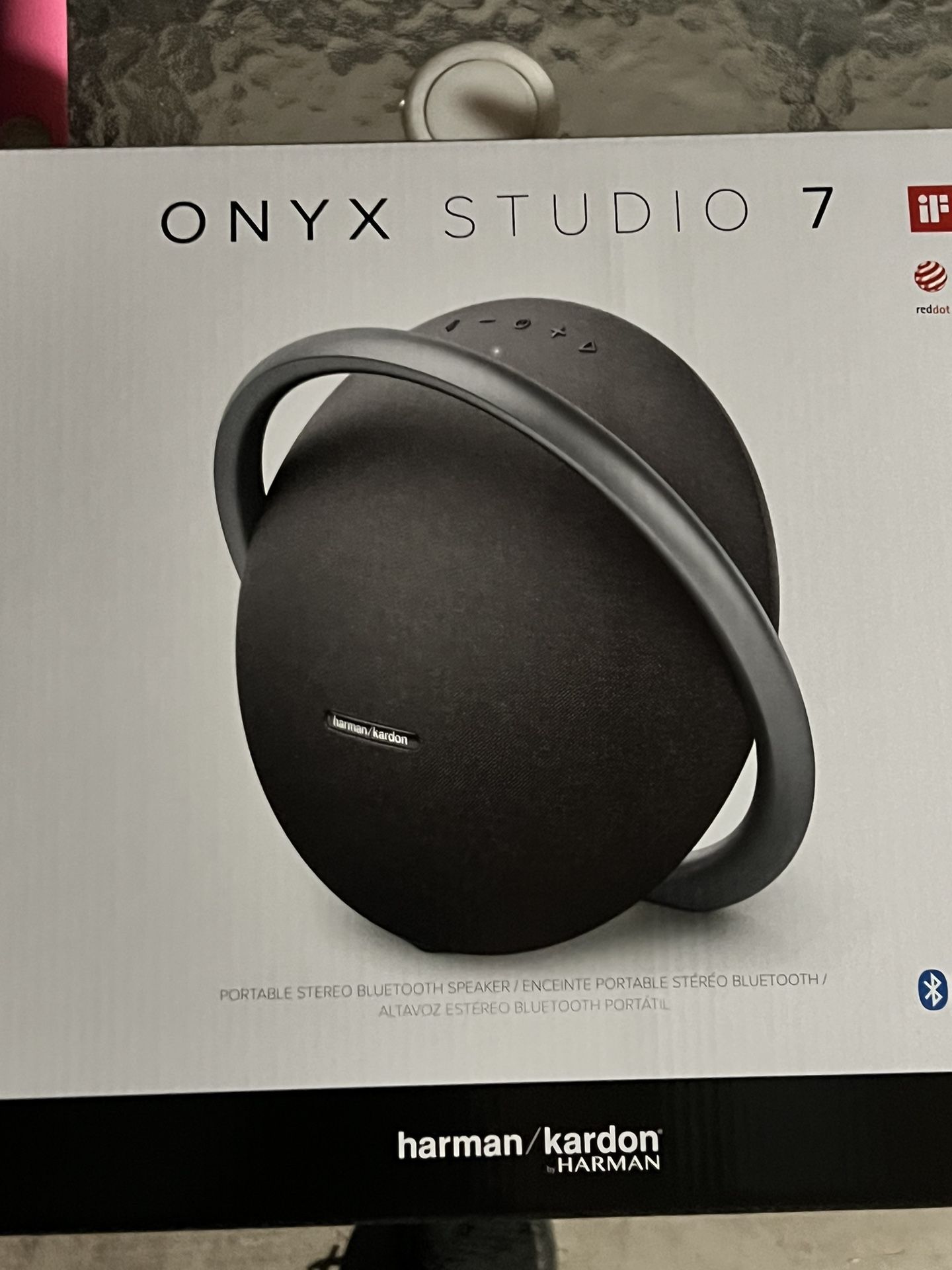 Onyx Studio 7