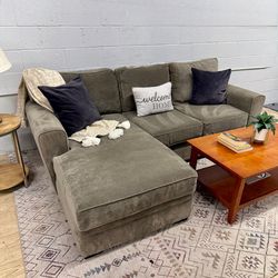 Raymour & Flanigan Artemis Sectional Sofa (Delivery Available)