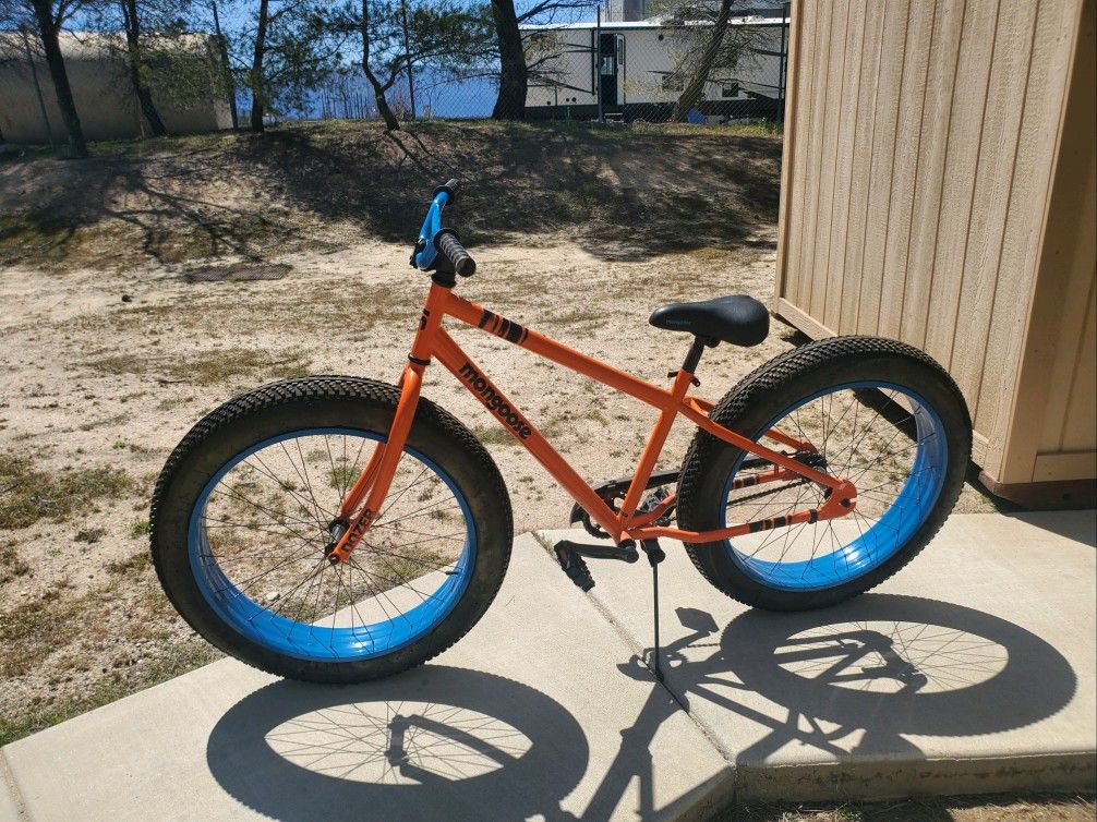 Mongoose dozer fat tire sales bike