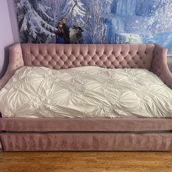 Pink Daybed Twin With Trundle