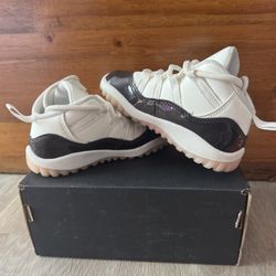 Retro Jordan 11 White and Brown Size 8c