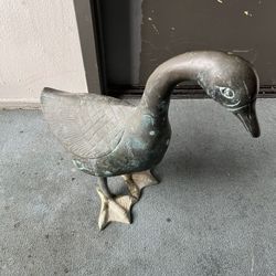 Goose bronze Statue