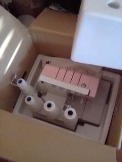 SergeMate 5040L sewing machine pink