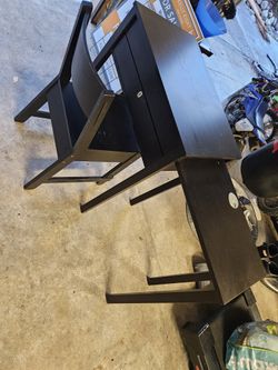 Expandable Black Kids Desk + Chair