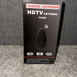 Digital HDTV Antenna (NEW IN BOX)