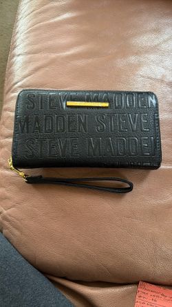 Steve Madden Faux Leather clutch/wristlet