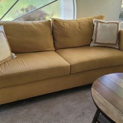 Matching Sofa and Loveseat Set – Great Condition!