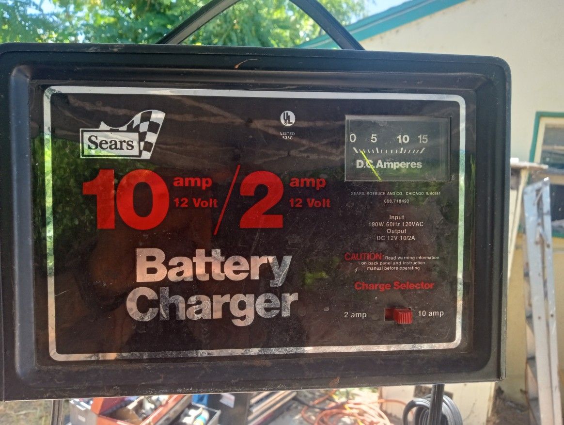 SEARS OG BATTERY CHARGER IN MINT CONDITION