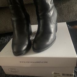 Steve Madden Boots Size 7.5