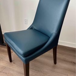 Perfect condition leather desk Or Can be used for anything chair