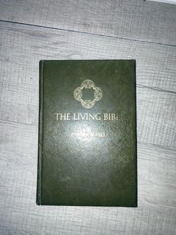 The Living Bible Paraphrased Hardcover
