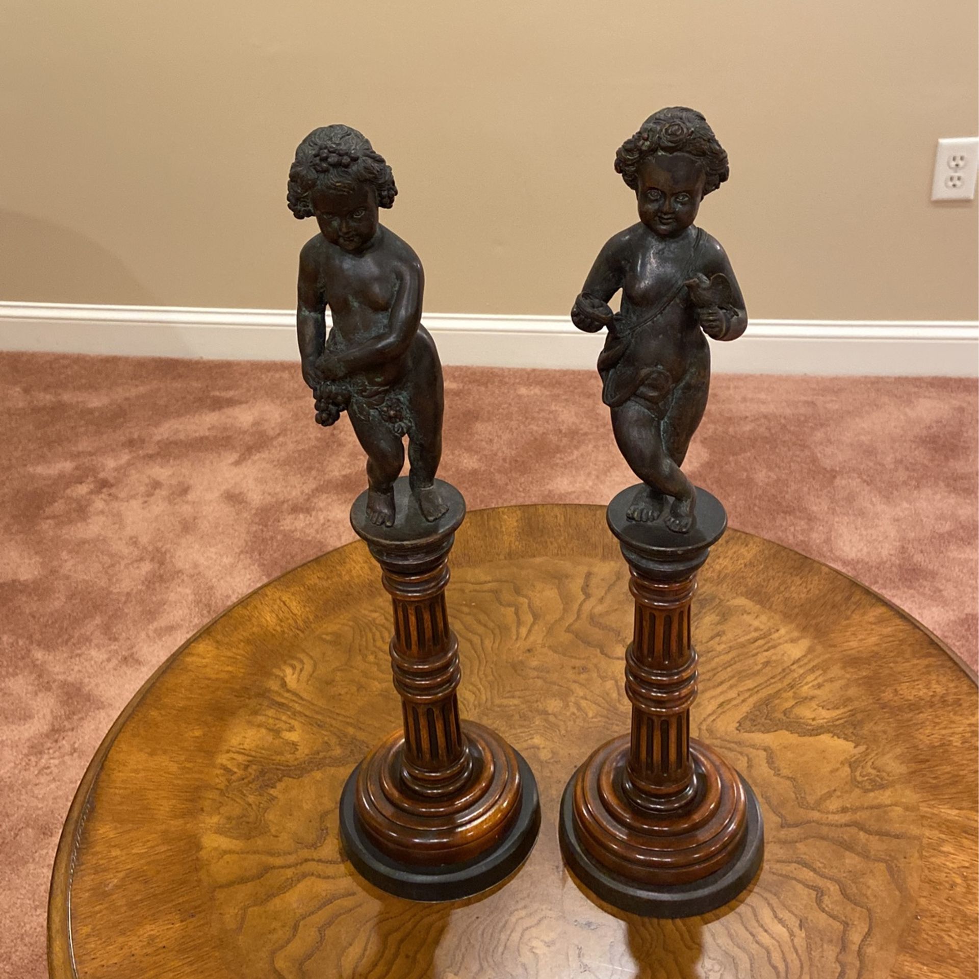 Boy And Girl Statue 