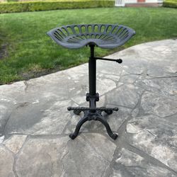 Wrought Iron Tractor Seat Bar Stool