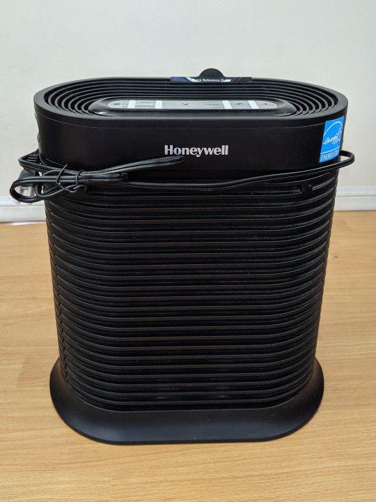 Honeywell HPA100 HEPA Air Purifier Plus Filters