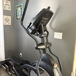 SOLE E35 Elliptical Trainer 