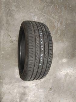 225 45 17 Bravuris Tire