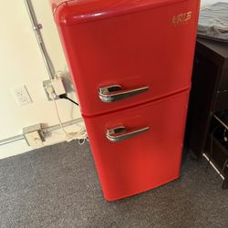 Mini Fridge / Freezer Old School Style