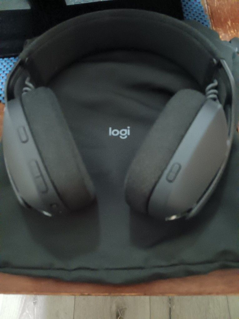 NEW LOGI HEADPHONES, BLUETOOTH