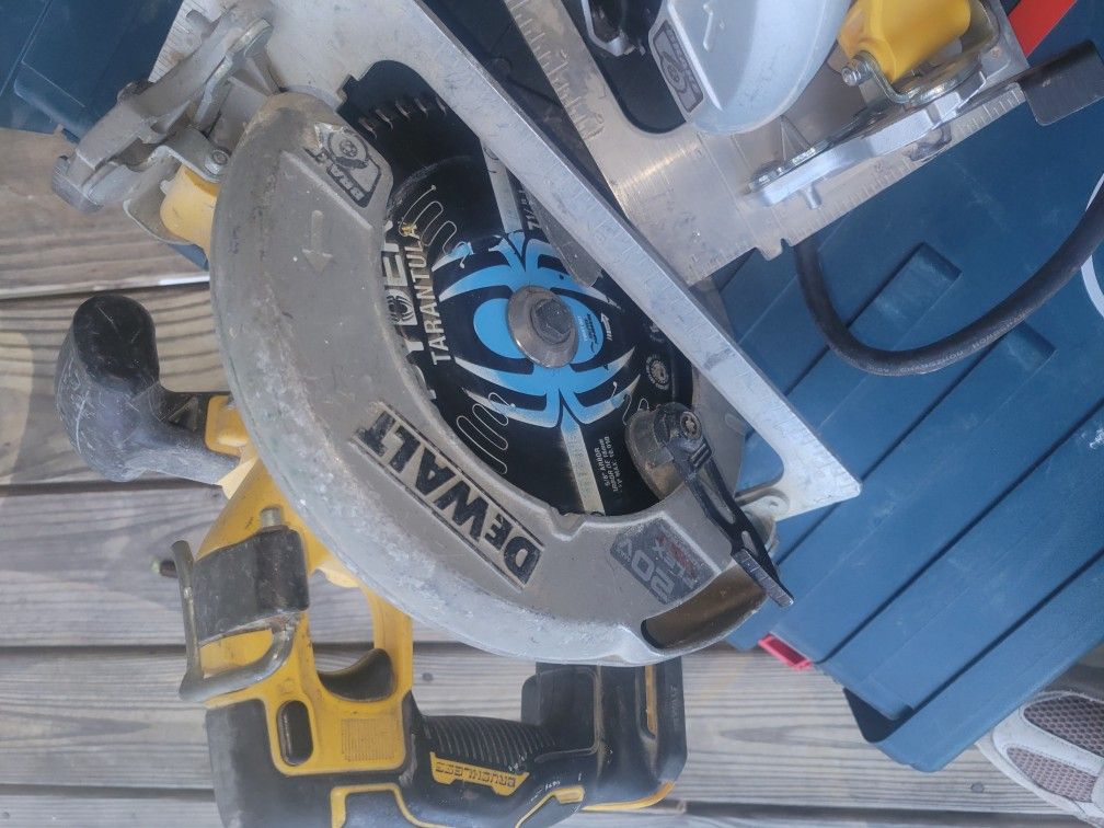 Dewalt Saw