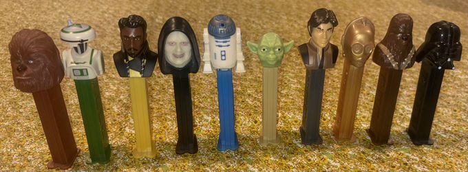 Star Wars Paz Candy Dispenser Lot of 10