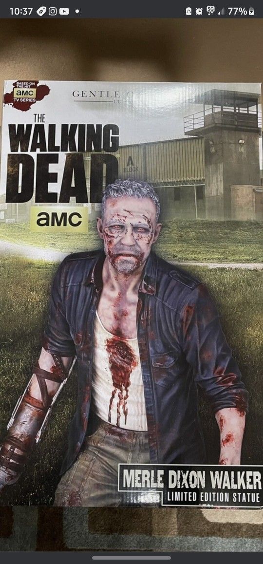 Gentile Giant Walking Dead 1/4 Scale Merle Dixon Walker Statue