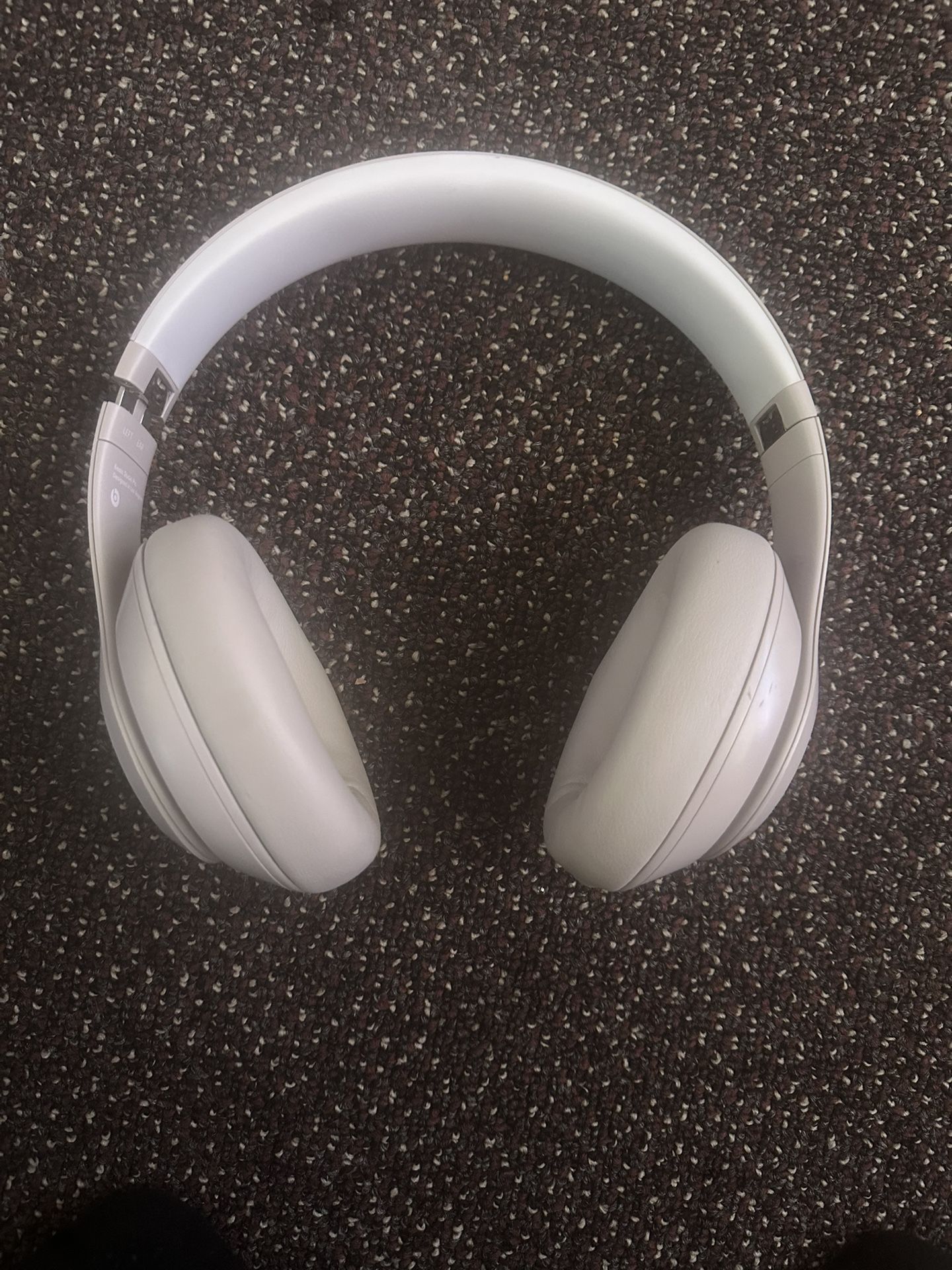 Beats Studio Pro