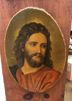 JESUS CHRIST BUST PAINTING ON TREE TRUNK SLICE