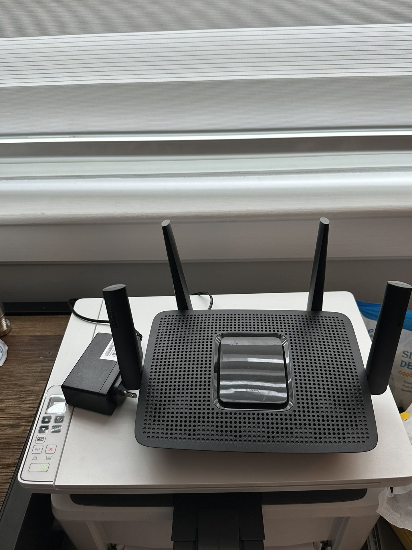 Linksys Tri-band WiFi Router 