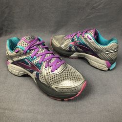 Brooks Adrenaline GTS 17 Womens Size 8.5 Running Shoes