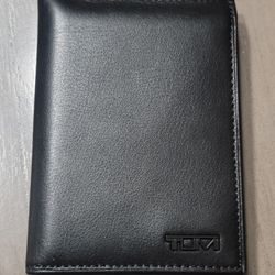 TUMI Mens Wallet- Black