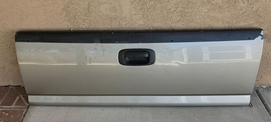 Chevy Silverado tailgate 1(contact info removed)