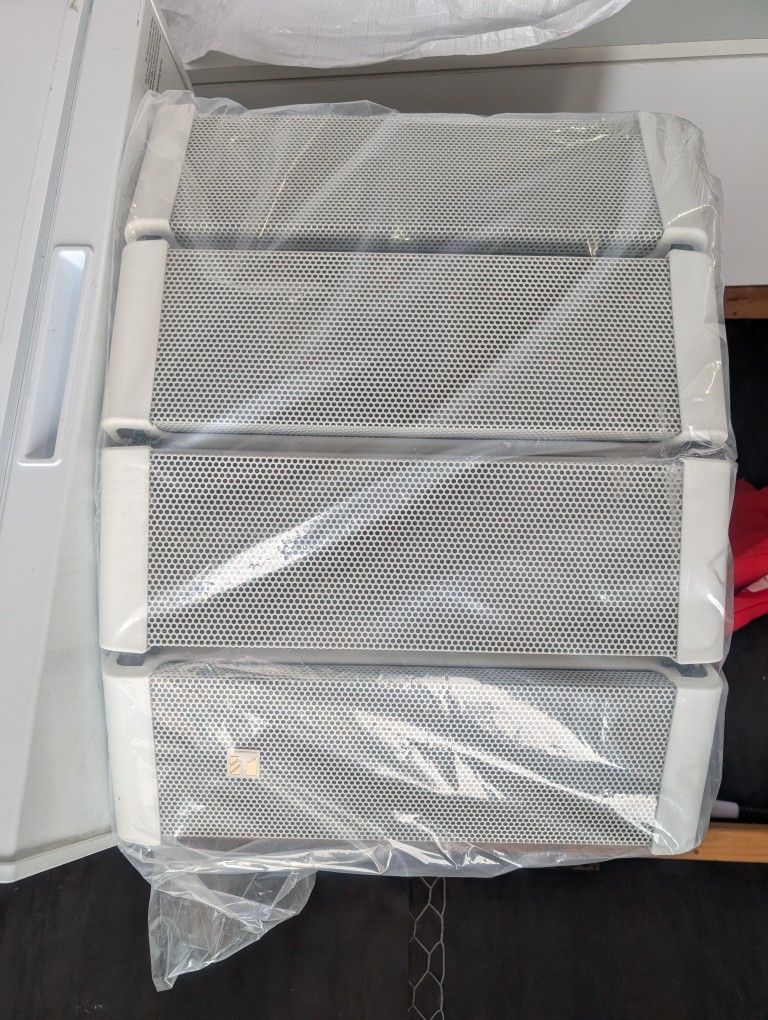 4 TOA Speakers $600 Each Brand New In Box