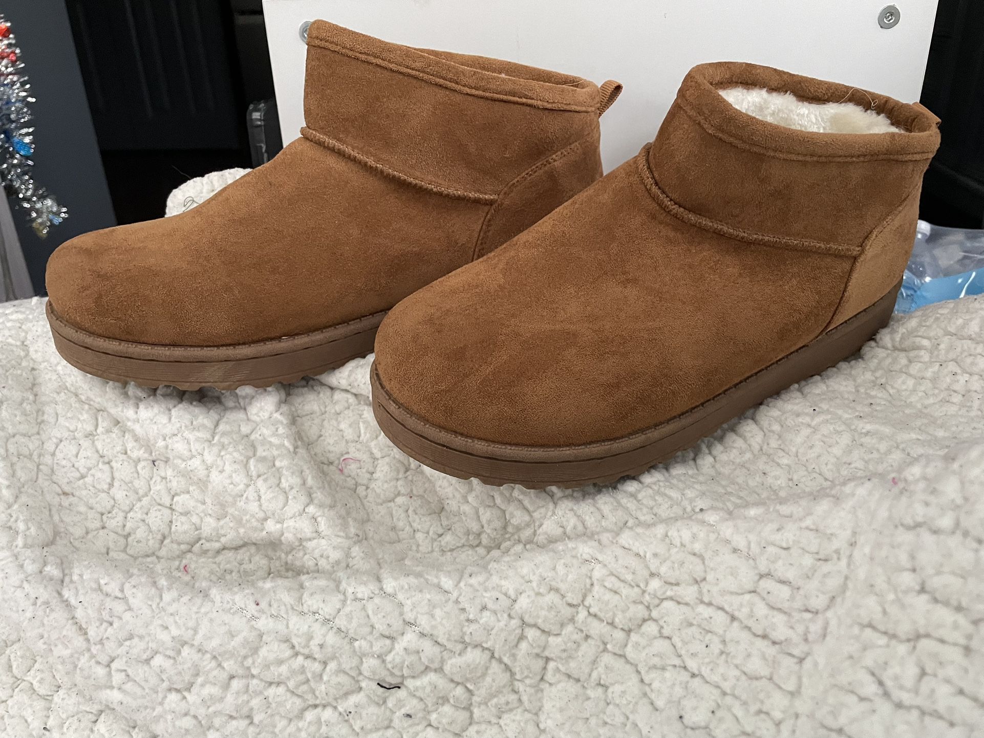 Women’s Boots Size 10 