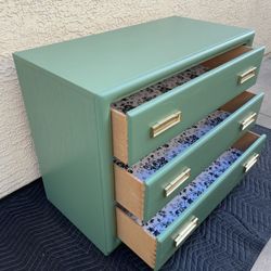 Dresser/Cajonera/Gavetero