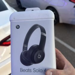 Beats Solo 4 