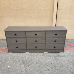 Gray Matte Wide Bedroom Dresser New for Sale in Midway City