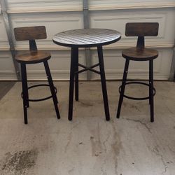 Table & Chairs 
