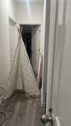 Teepee play tent