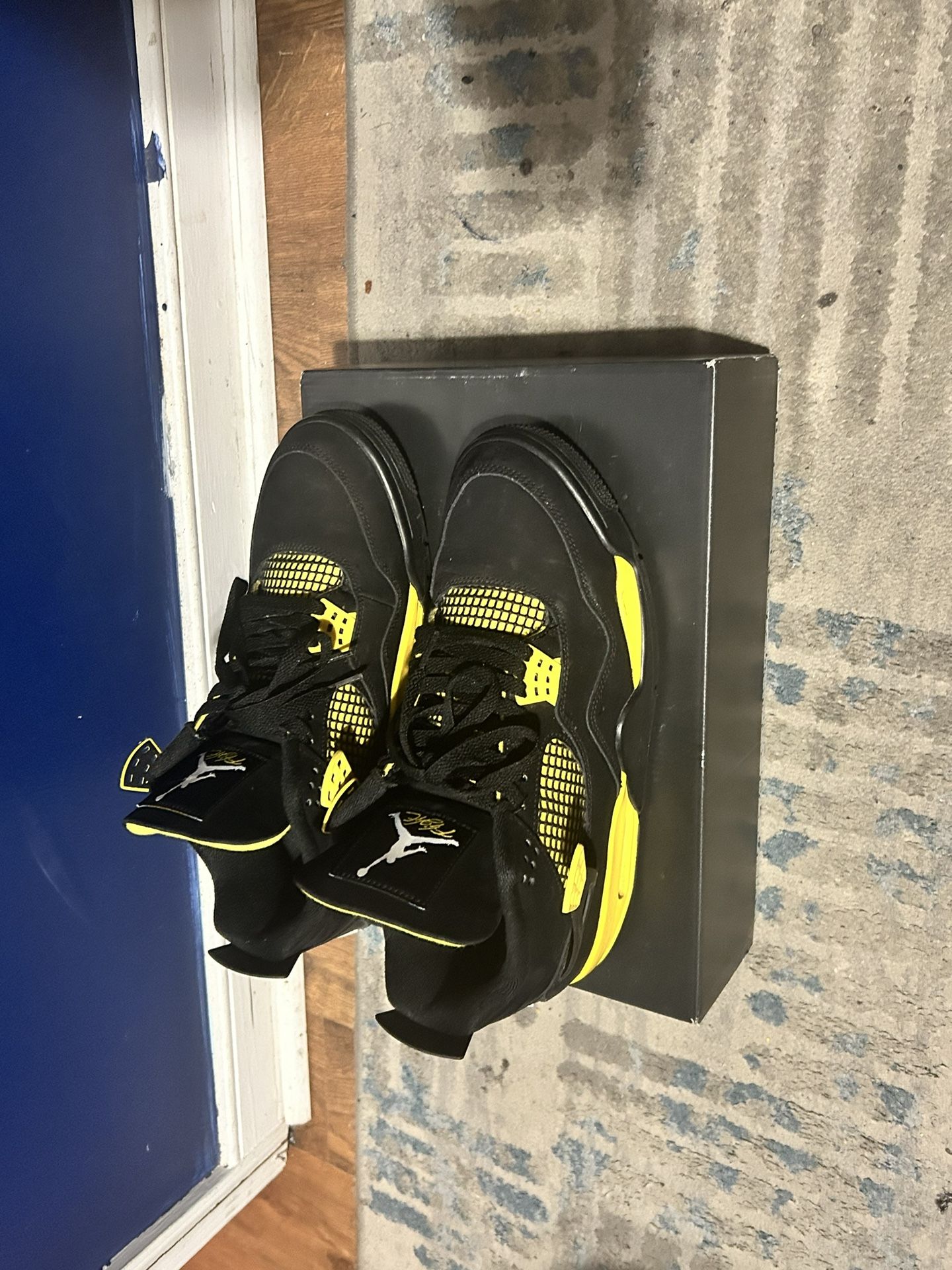 Jordan 4 Retro Thunder
