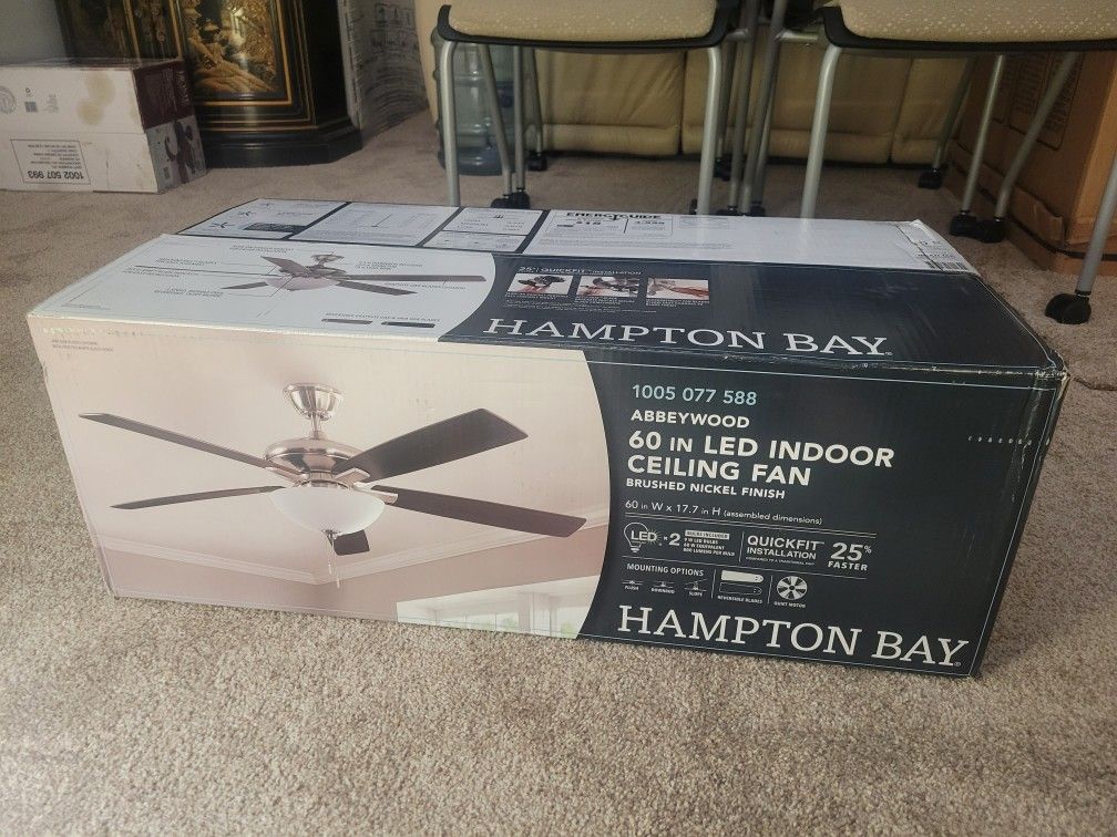 Hampton Bay Abbeywood Fan