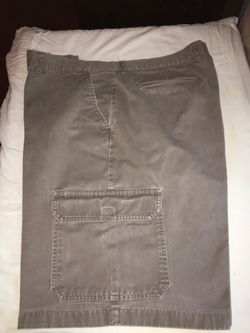 Male flat Front two side pocket button down, two back pockets Ralph Lauren Kaki Shorts Size 40/23