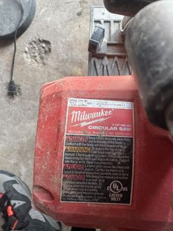 Milwaukee Circular Saw 