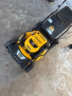 DEWALT 21 in. 196cc E-GOV Engine 3-in-1 Gas RWD Self-Propelled Lawn Mower with High Rear Wheels