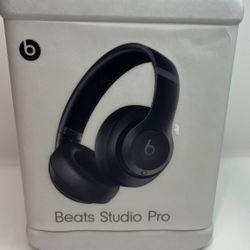 Genuine Beats by Dr. Dre Studio Pro Black Over Ear Headphones MQTP3LL/A Comes with Apple Care+