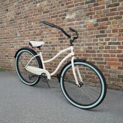 PREOWNED HUFFY CRANBROOK WHITE MINT 26 INCH STEP THRU SINGLE SPEED LADIES WOMENS BEACH CRUISER BIKE