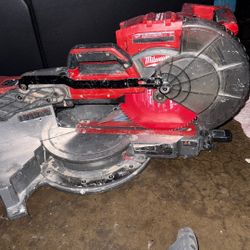 Milwaukee Fuel Compound Sliding Saw
